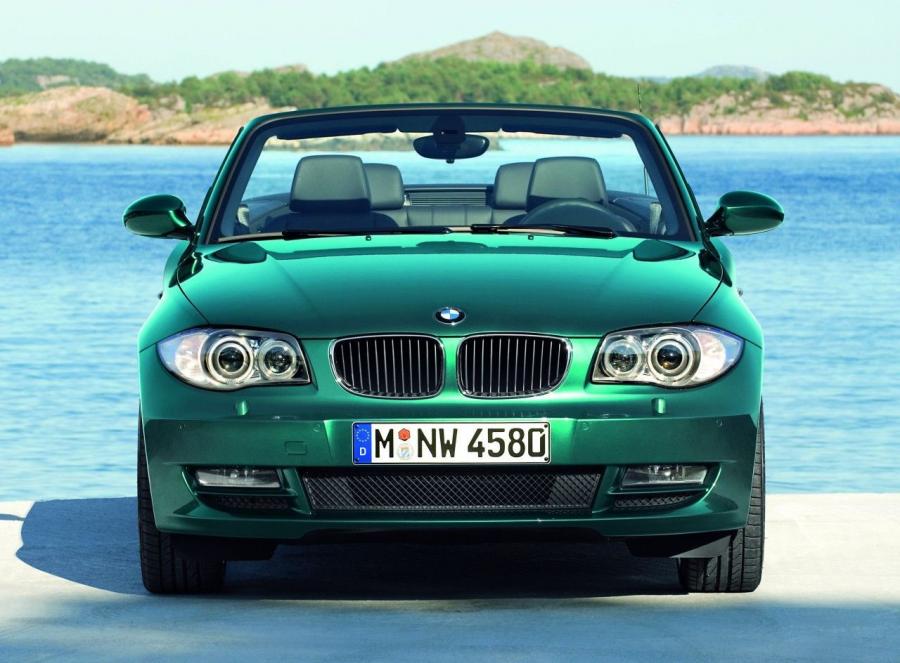  BMW 1-Series Convertible 2007 года  (фото 20 из 36)